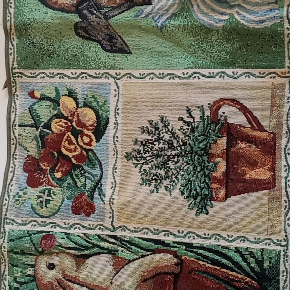 Spring/Easter Tapestry Table runner - Picture 5 of 10